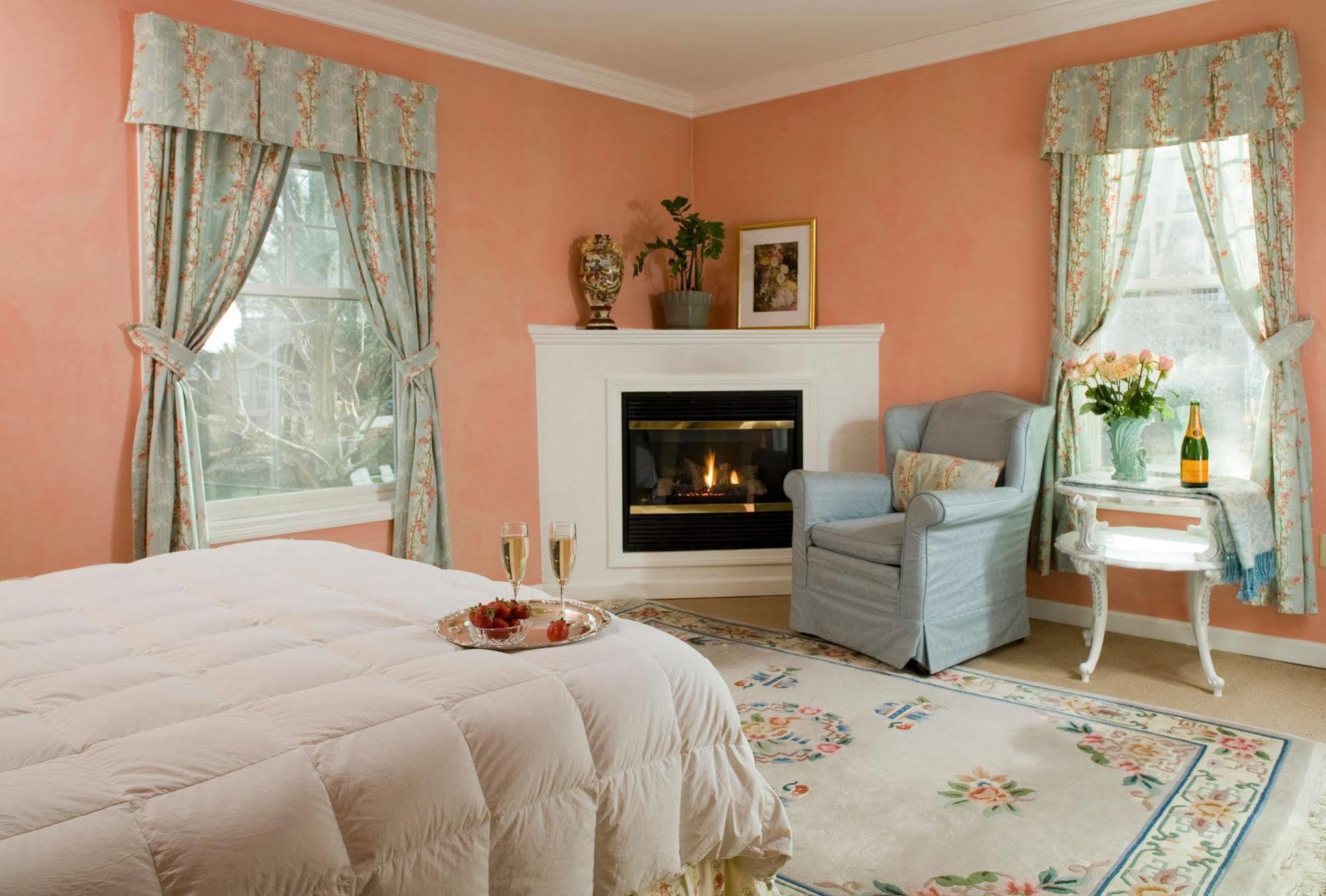 Hampton Terrace Inn Lenox Dış mekan fotoğraf