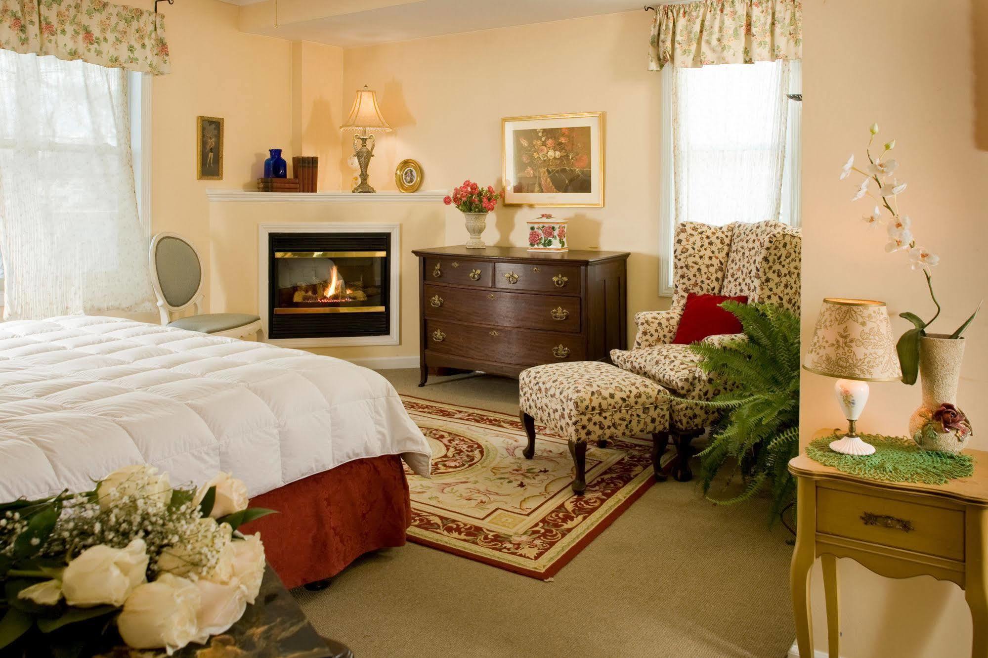 Hampton Terrace Inn Lenox Dış mekan fotoğraf