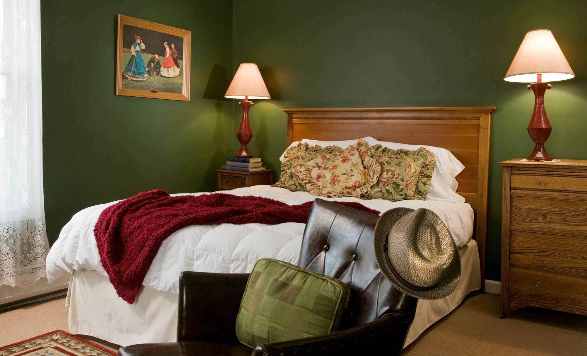 Hampton Terrace Inn Lenox Dış mekan fotoğraf