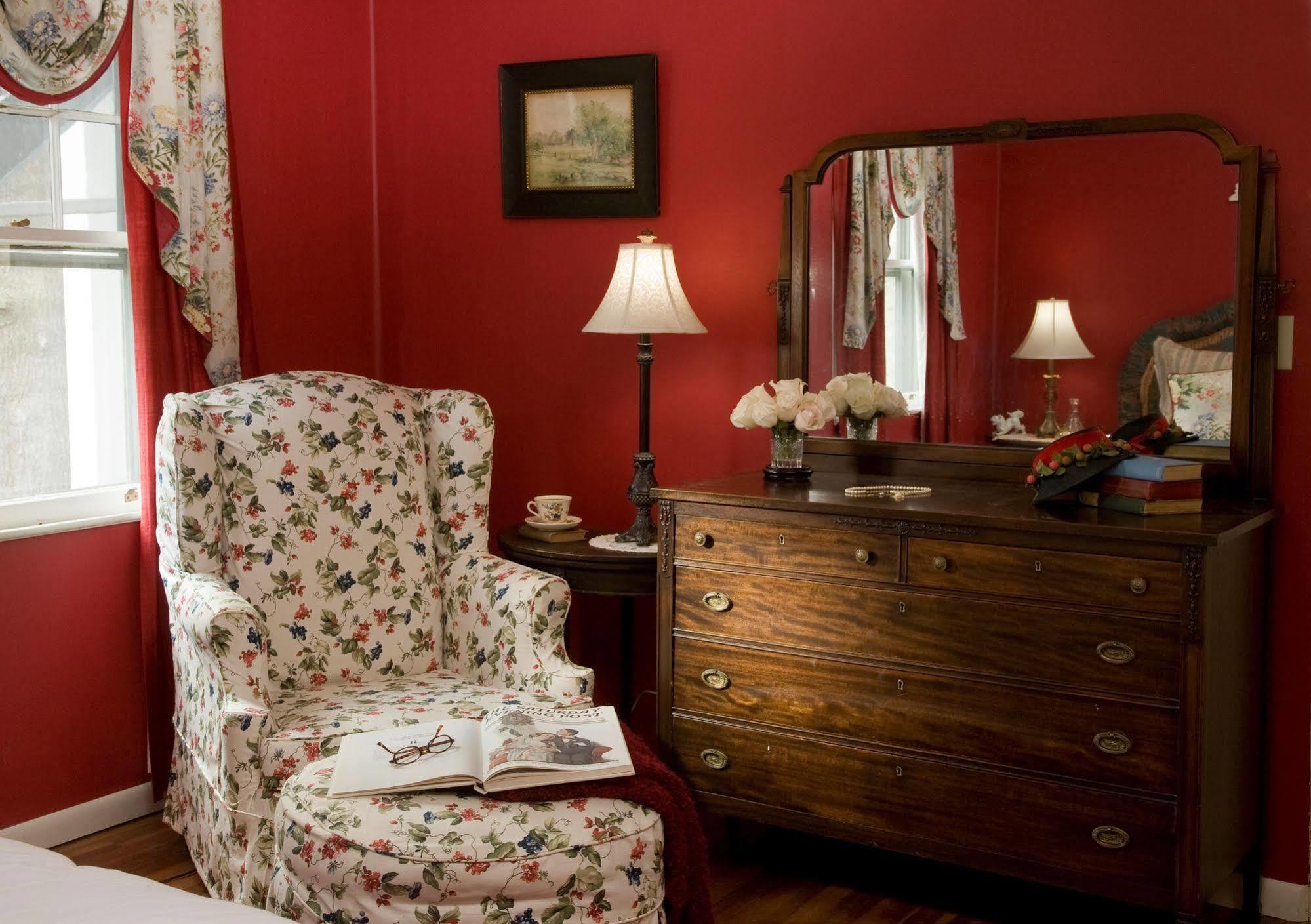 Hampton Terrace Inn Lenox Dış mekan fotoğraf